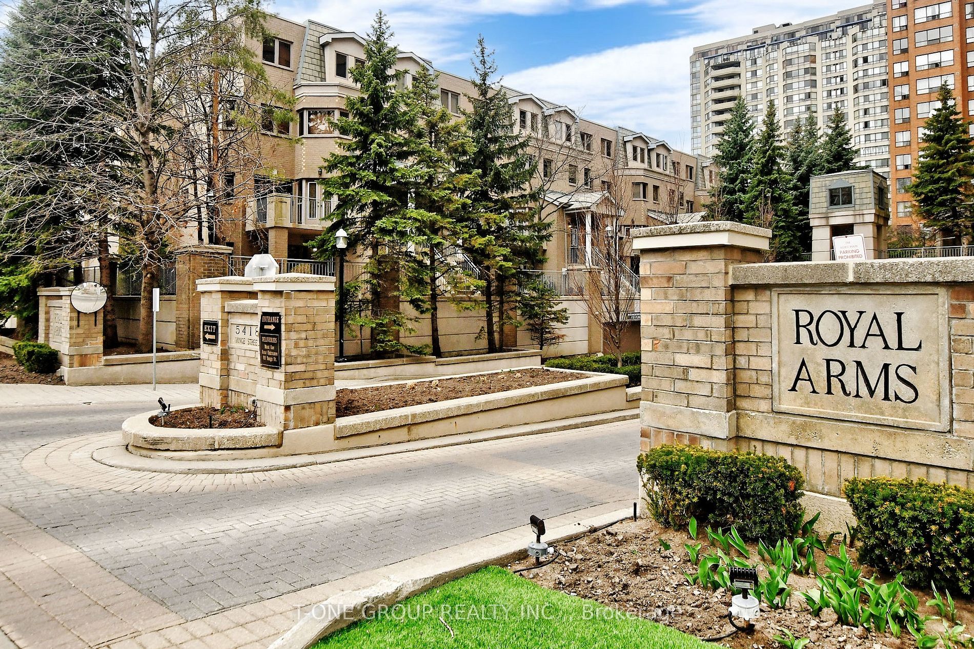 5418 Yonge St, #511