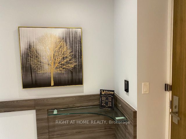 200 Bloor St W, #1704