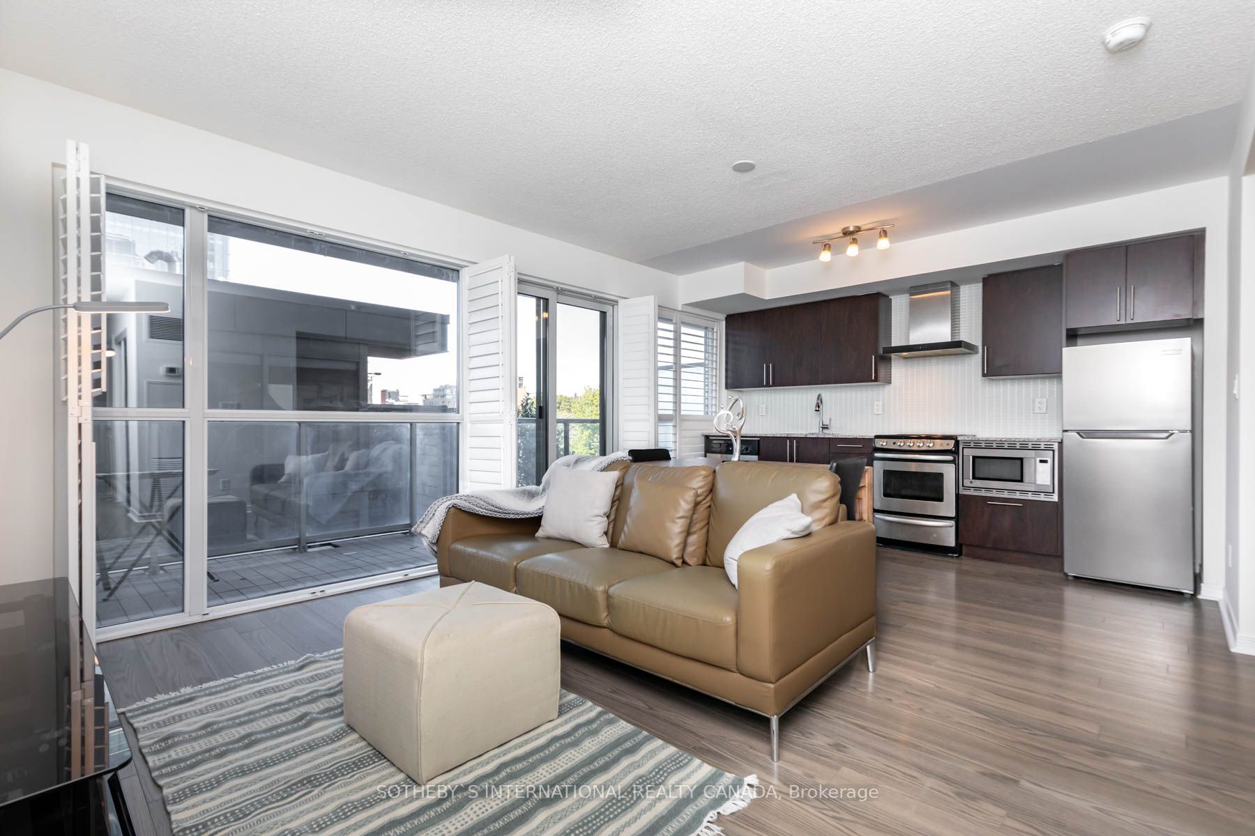 352 Front St W, #414