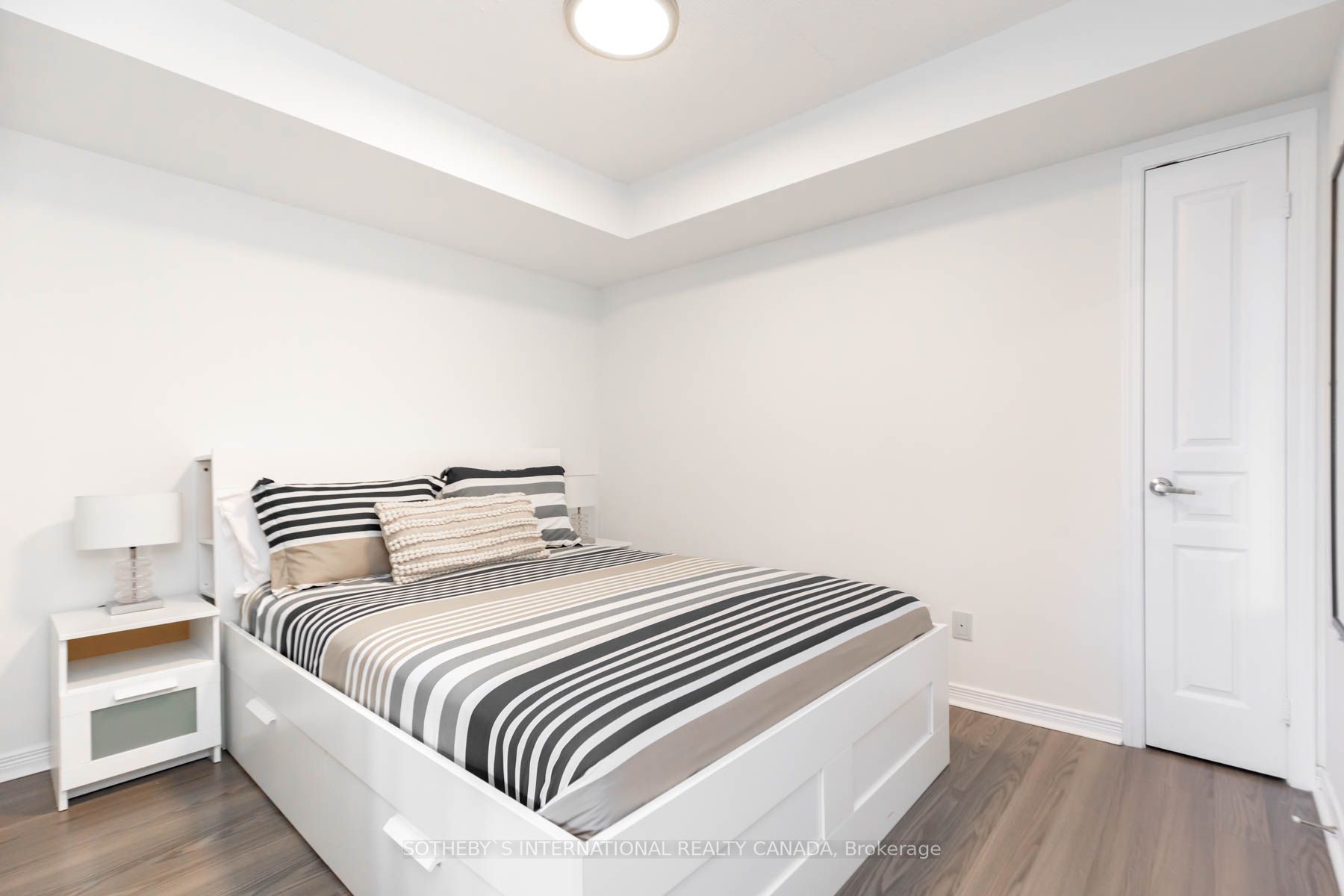352 Front St W, #414
