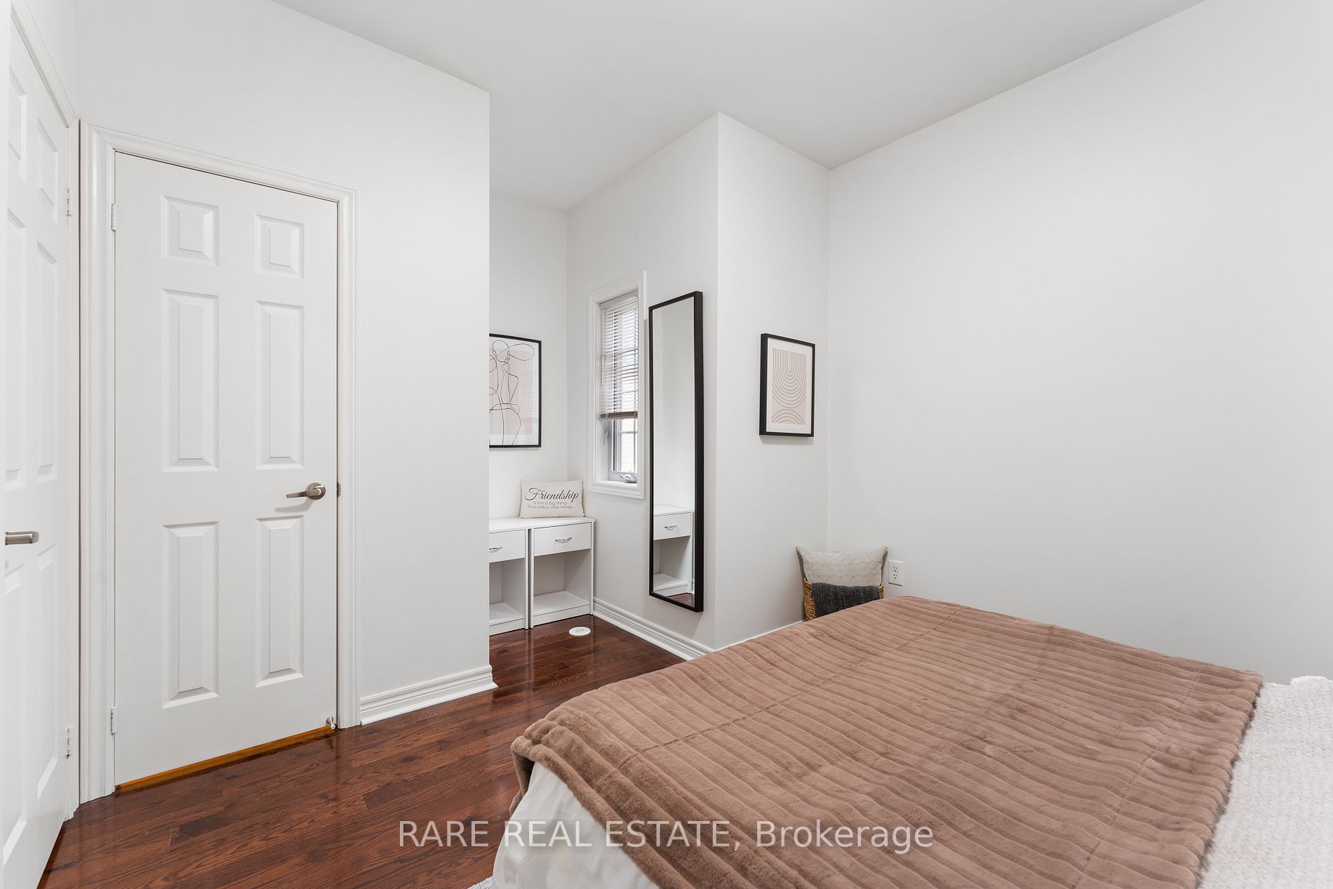 93 Erskine Ave E, #4