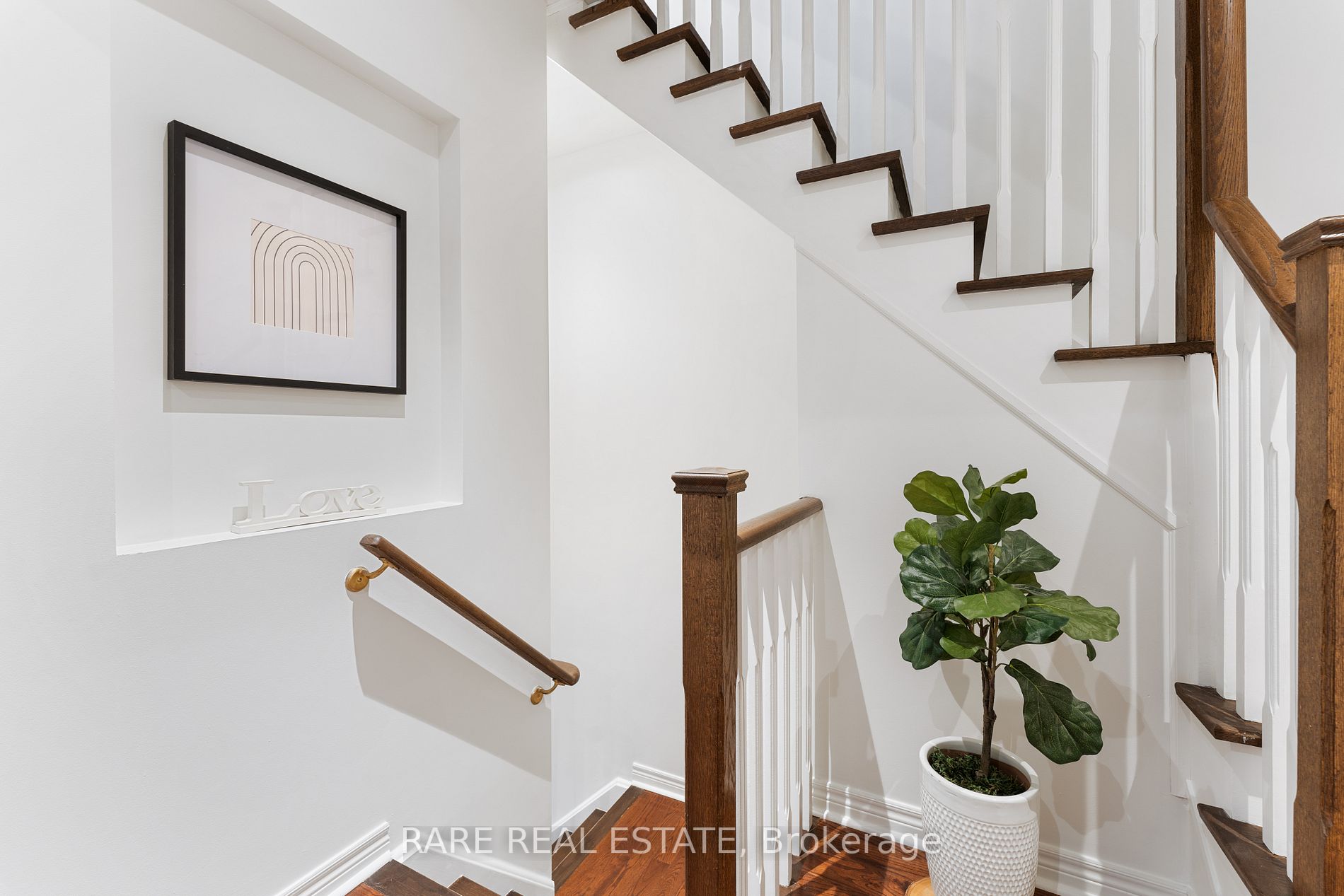 93 Erskine Ave E, #4