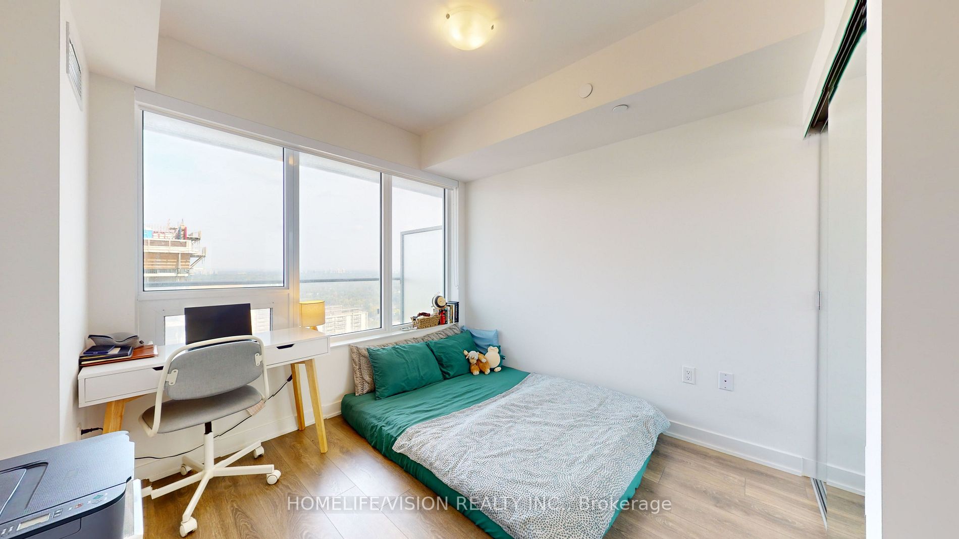 99 Broadway Ave, #3411