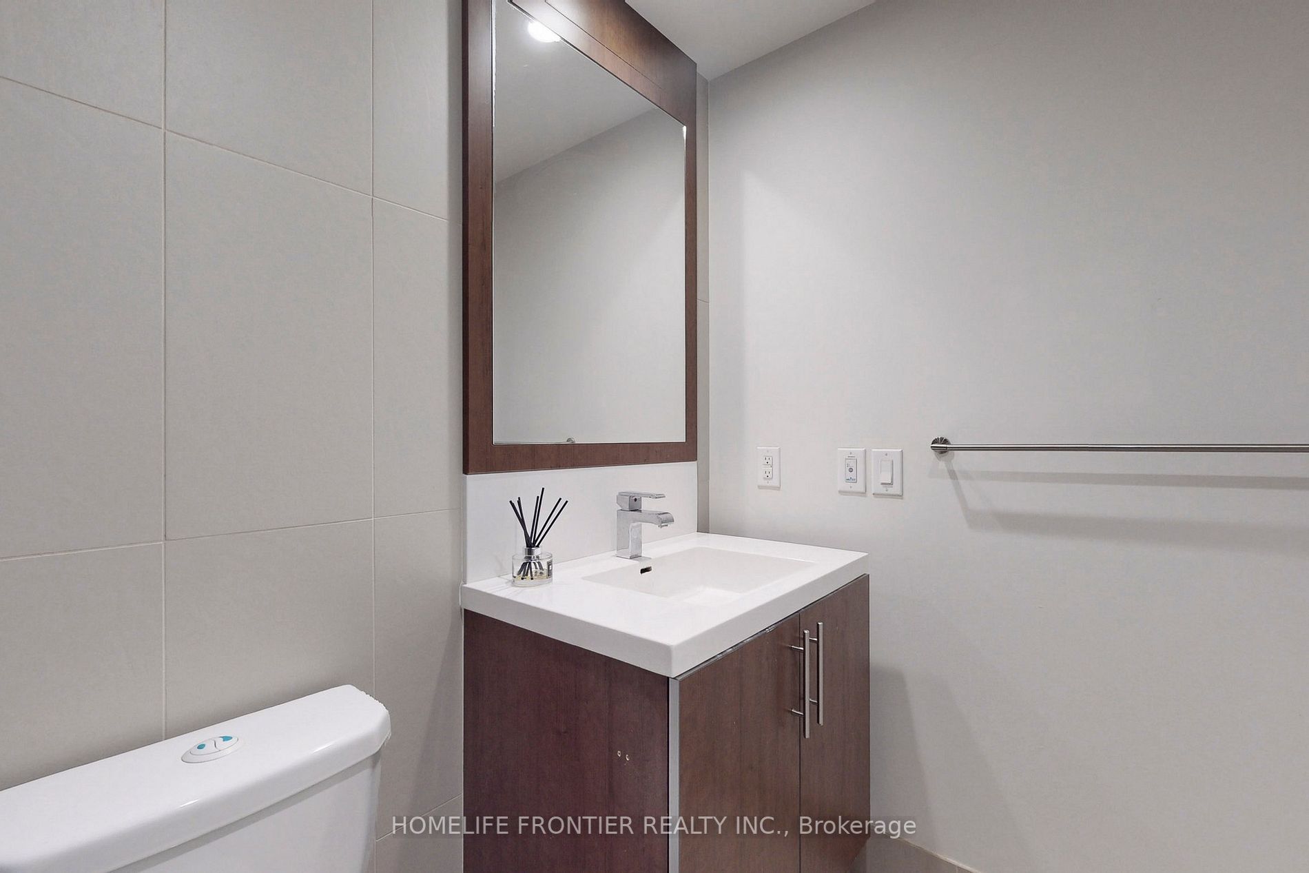 2 Anndale Dr, #709