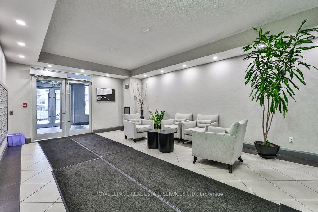 1000 King St W, #Ph13