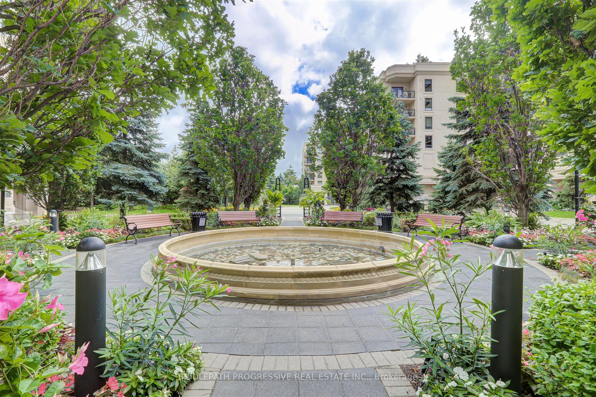 662 Sheppard Ave E, #1605