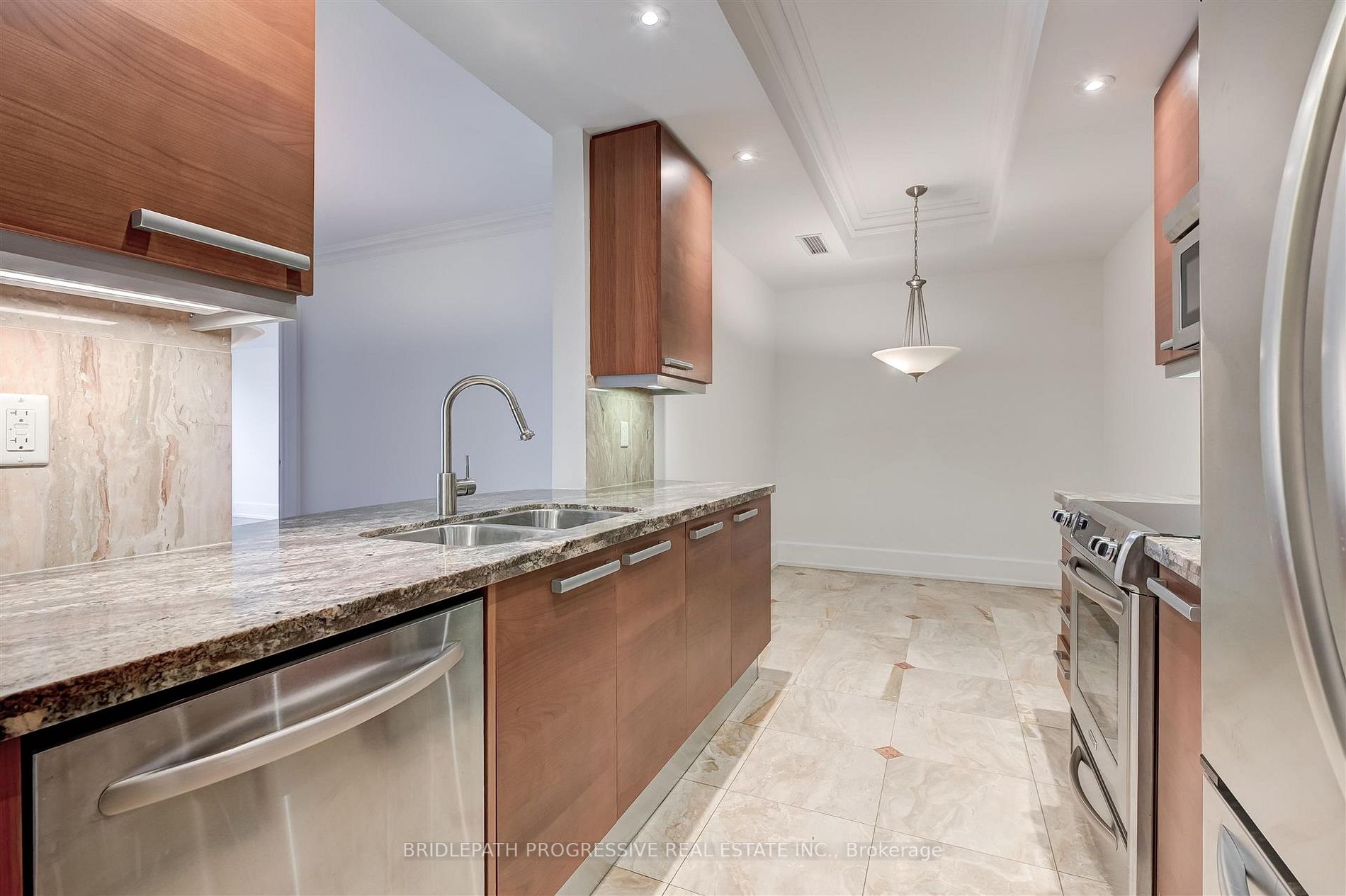 662 Sheppard Ave E, #1605
