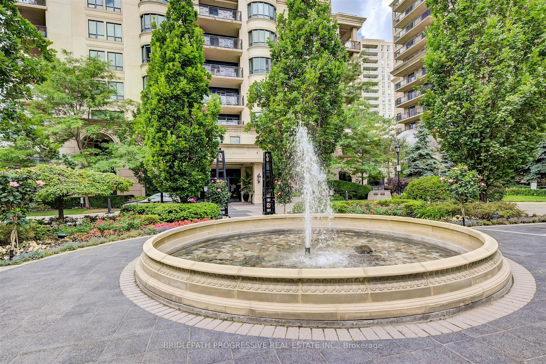 662 Sheppard Ave E, #1605