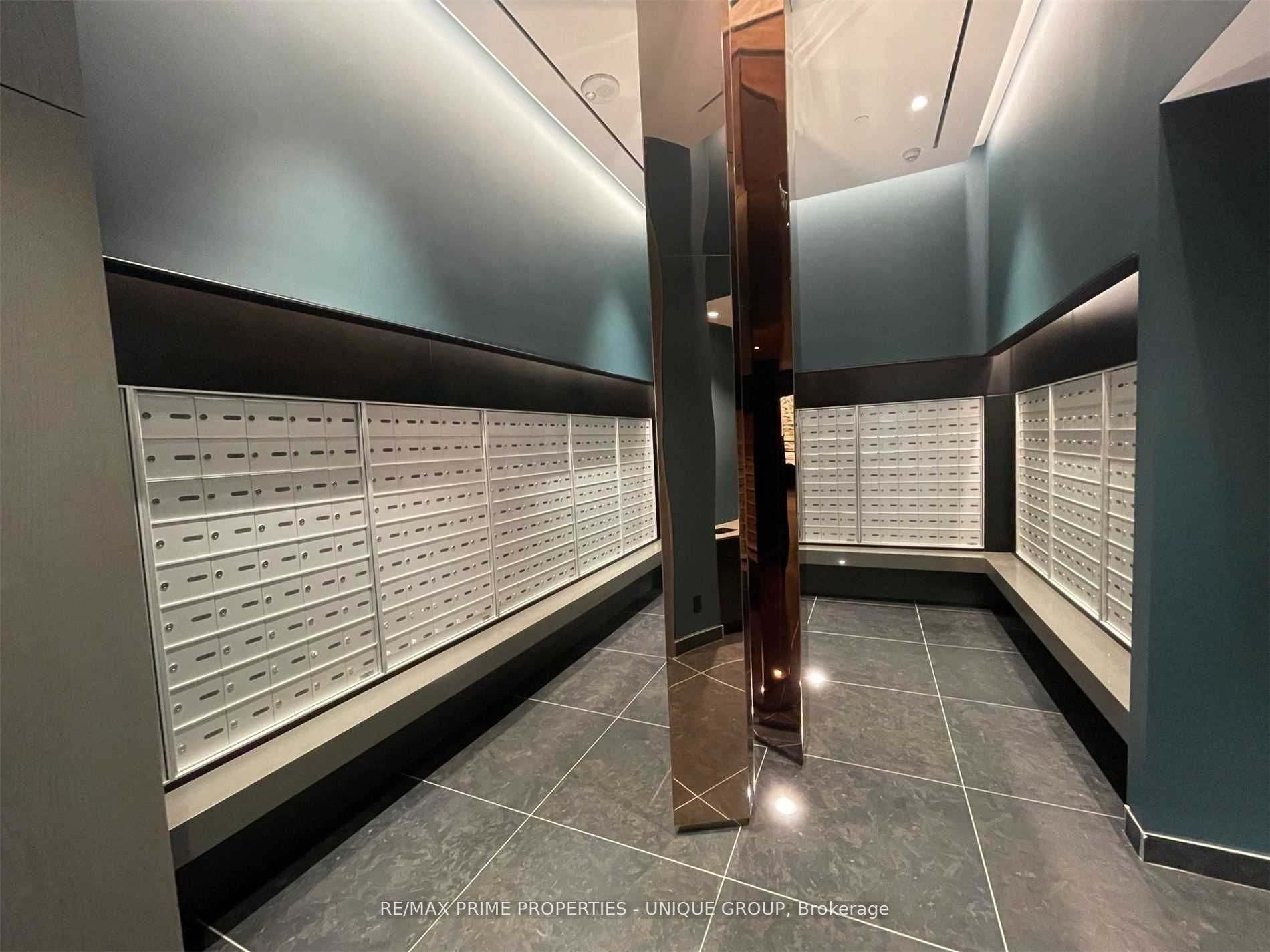 25 Richmond St E, #1405