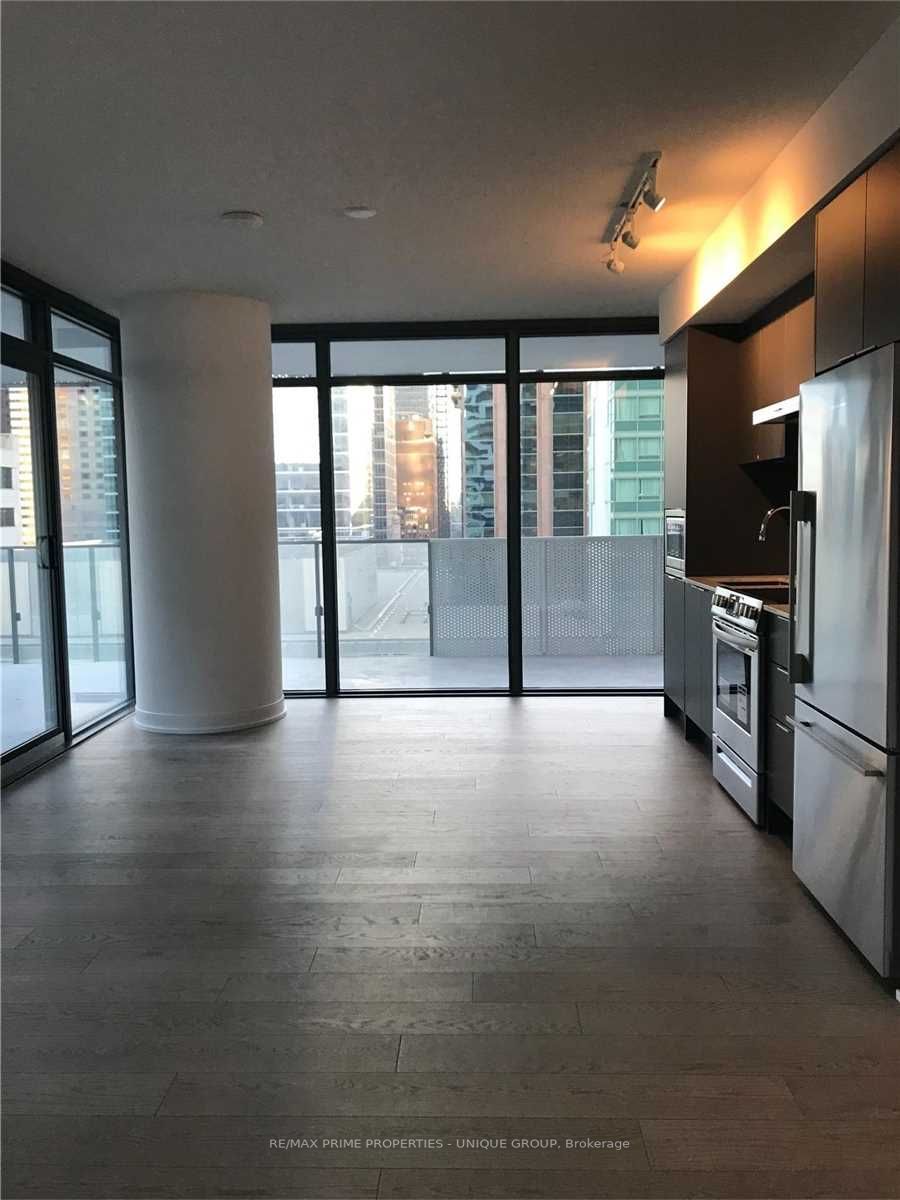 25 Richmond St E, #1405