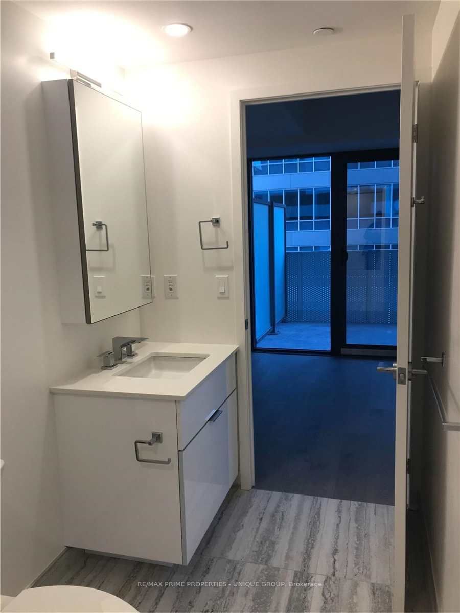25 Richmond St E, #1405
