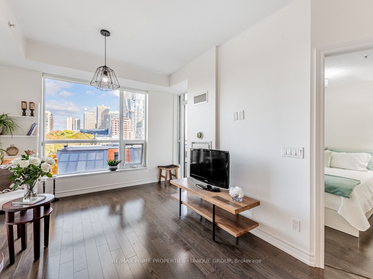 23 Glebe Rd W, #519