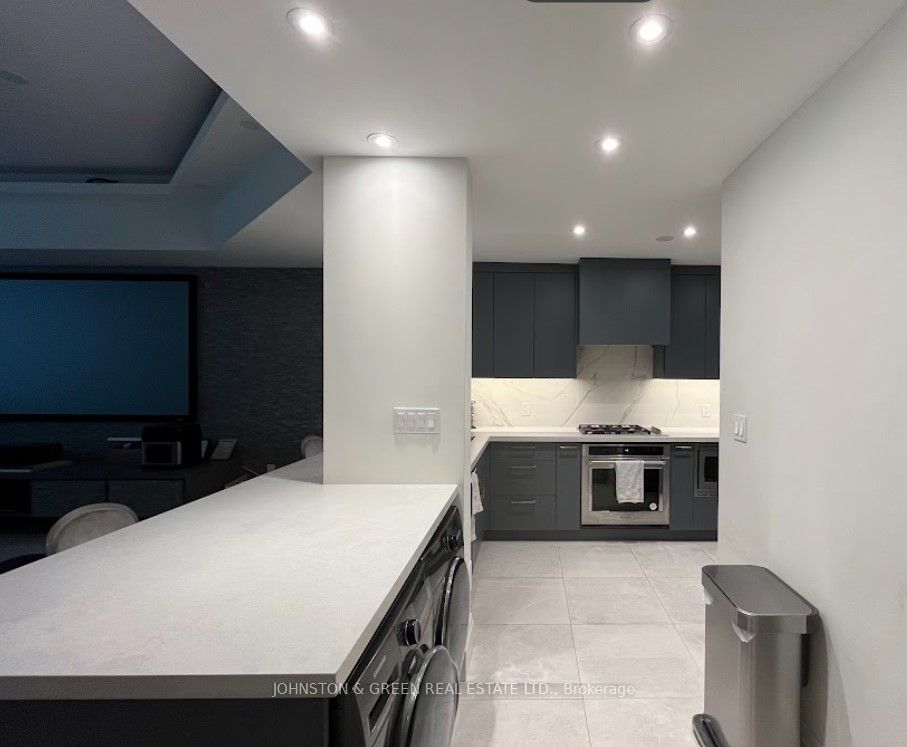 39 Queens Quay E, #Th103