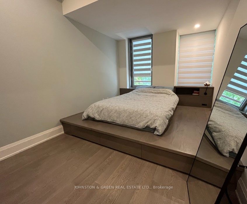 39 Queens Quay E, #Th103