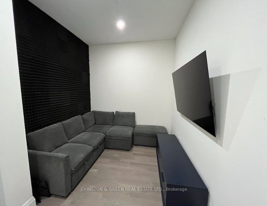 39 Queens Quay E, #Th103