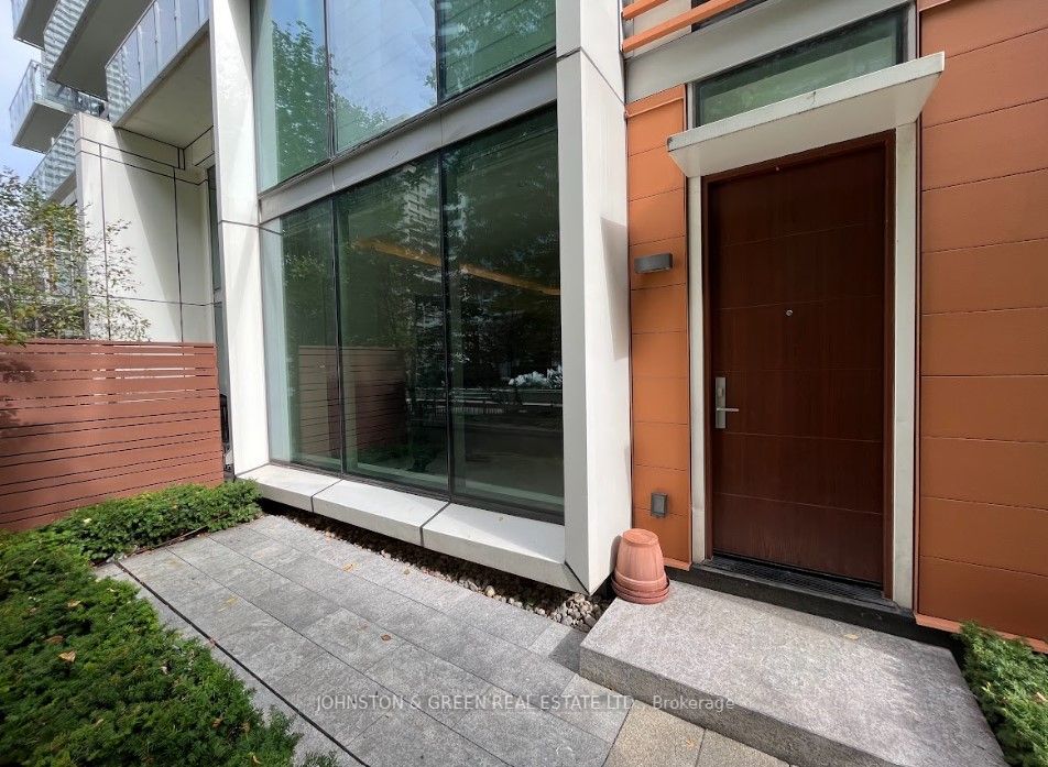 39 Queens Quay E, #Th103