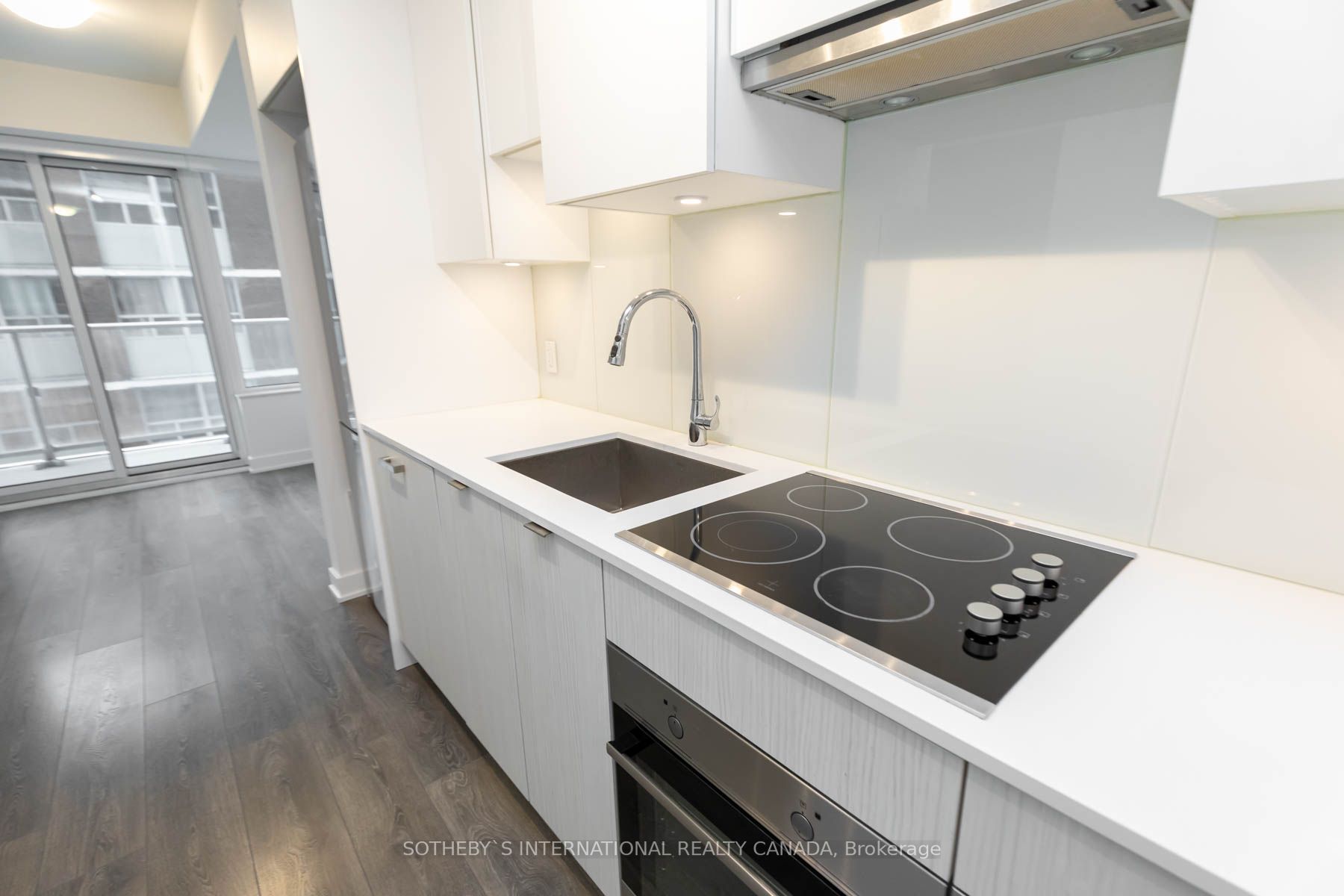 195 Redpath Ave, #1407