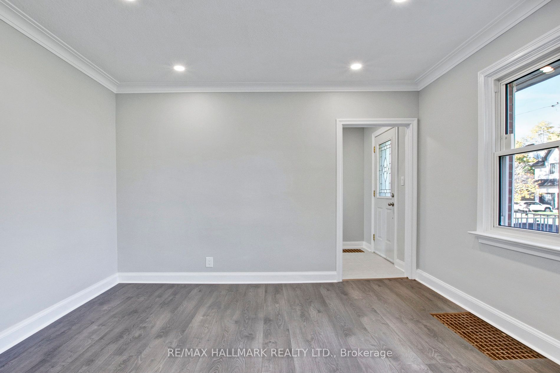 207 Maplehurst Ave