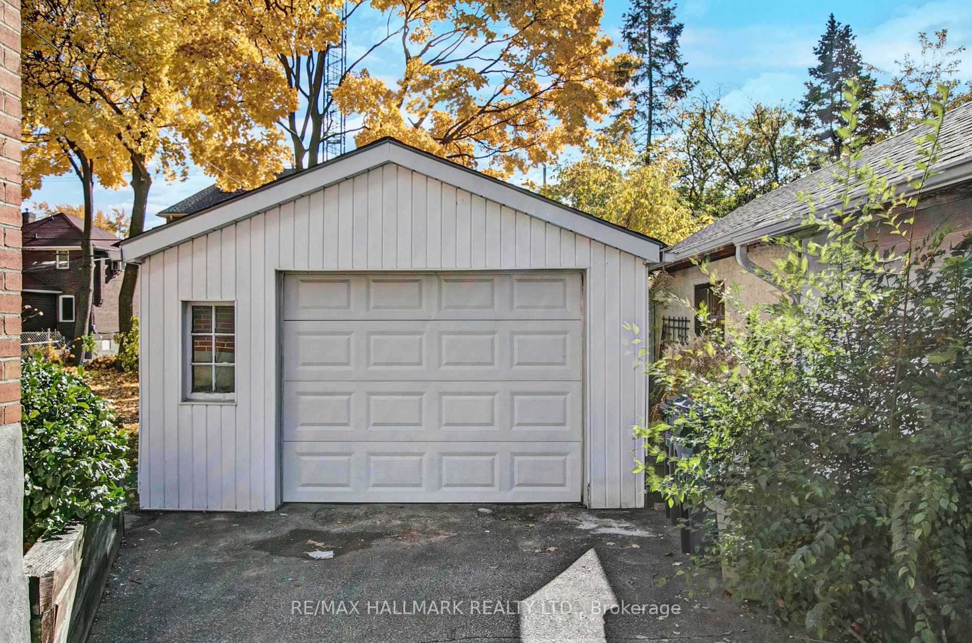 207 Maplehurst Ave