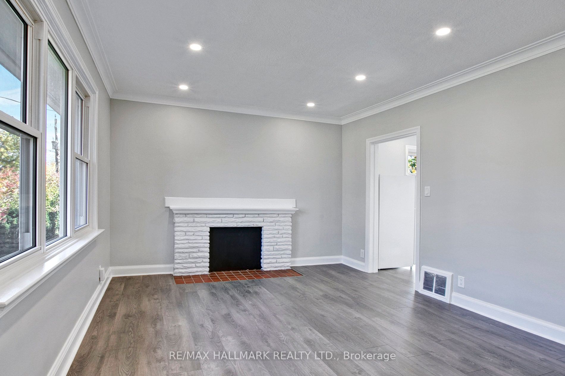 207 Maplehurst Ave