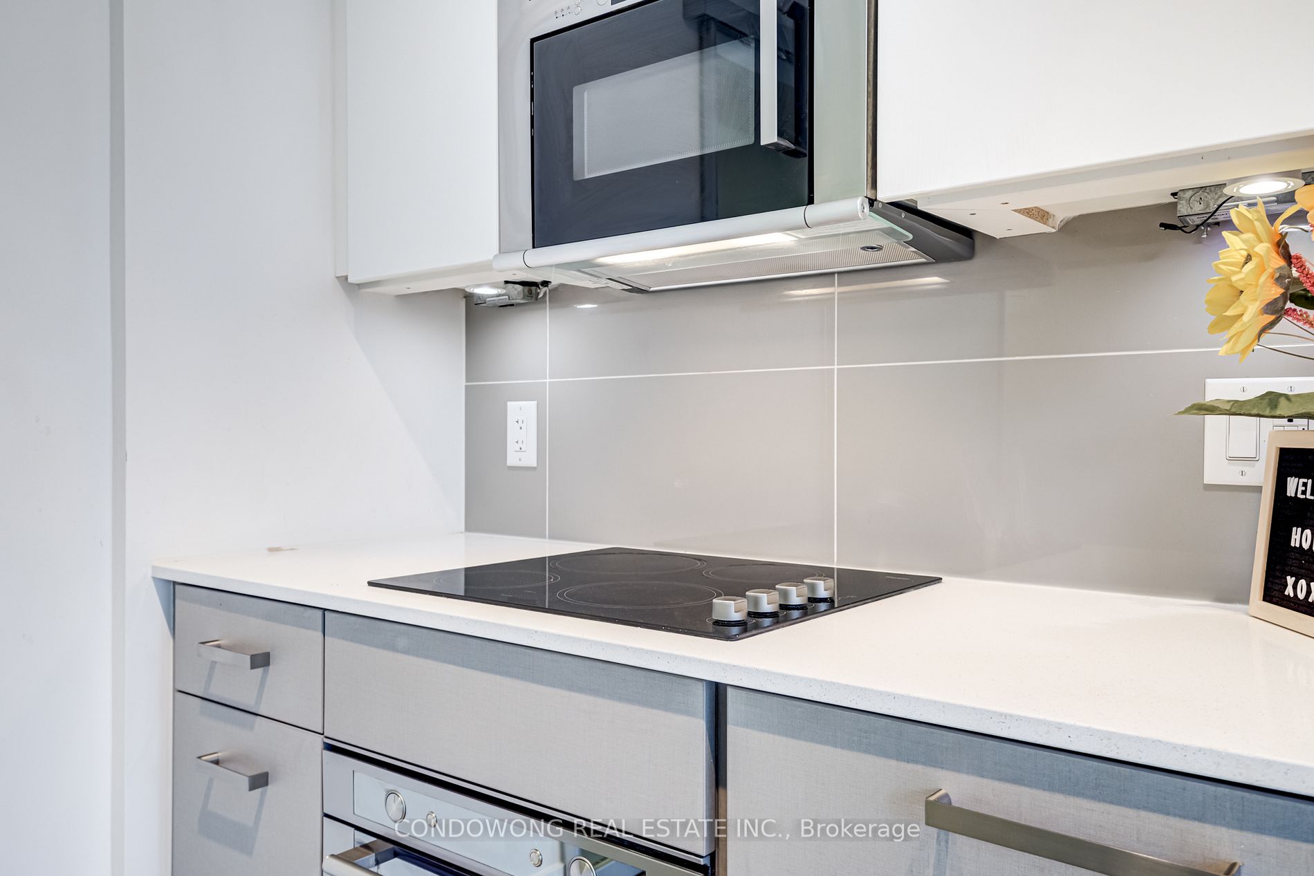 17 Dundonald St, #903