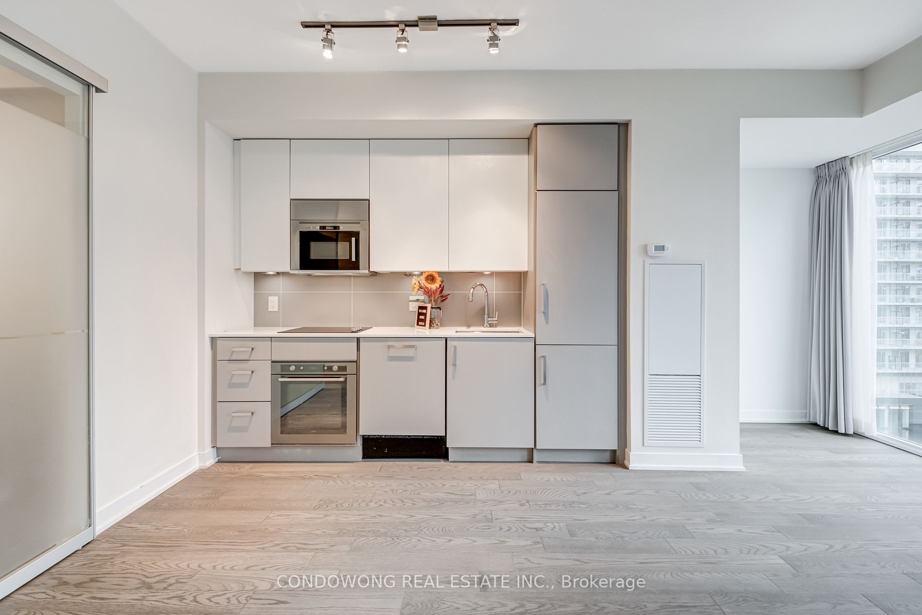 17 Dundonald St, #903