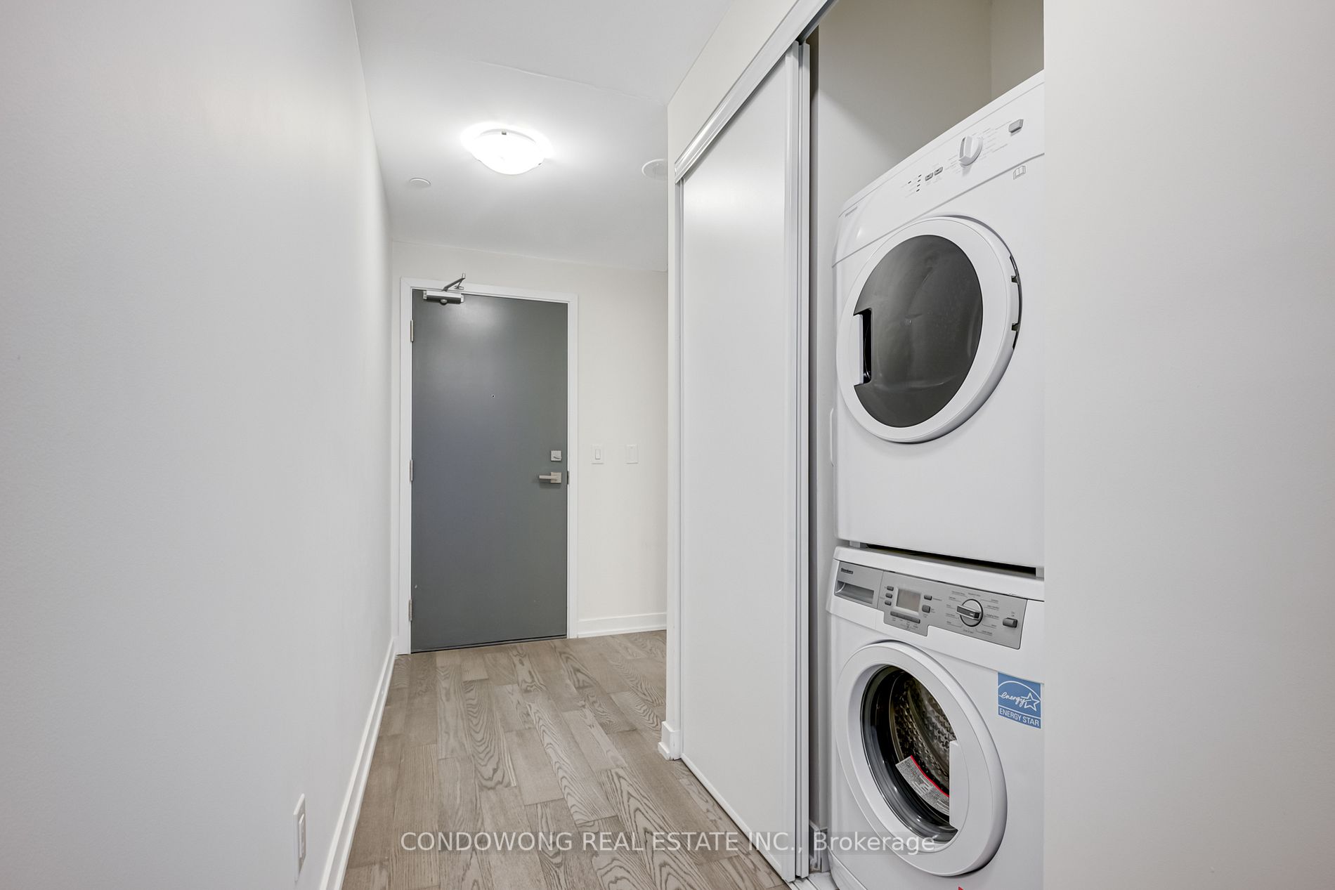 17 Dundonald St, #903