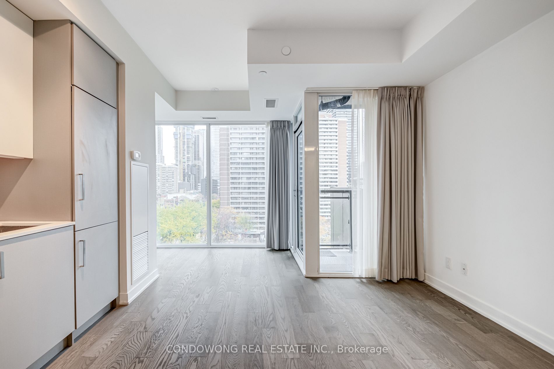 17 Dundonald St, #903