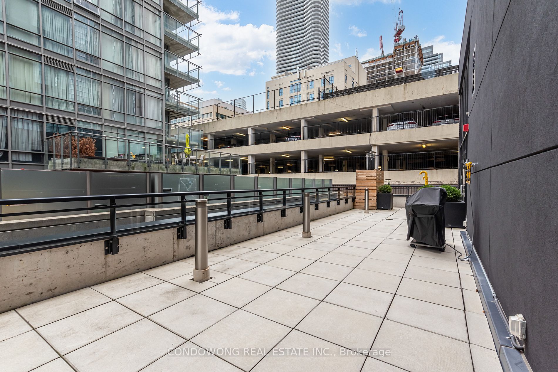 17 Dundonald St, #903
