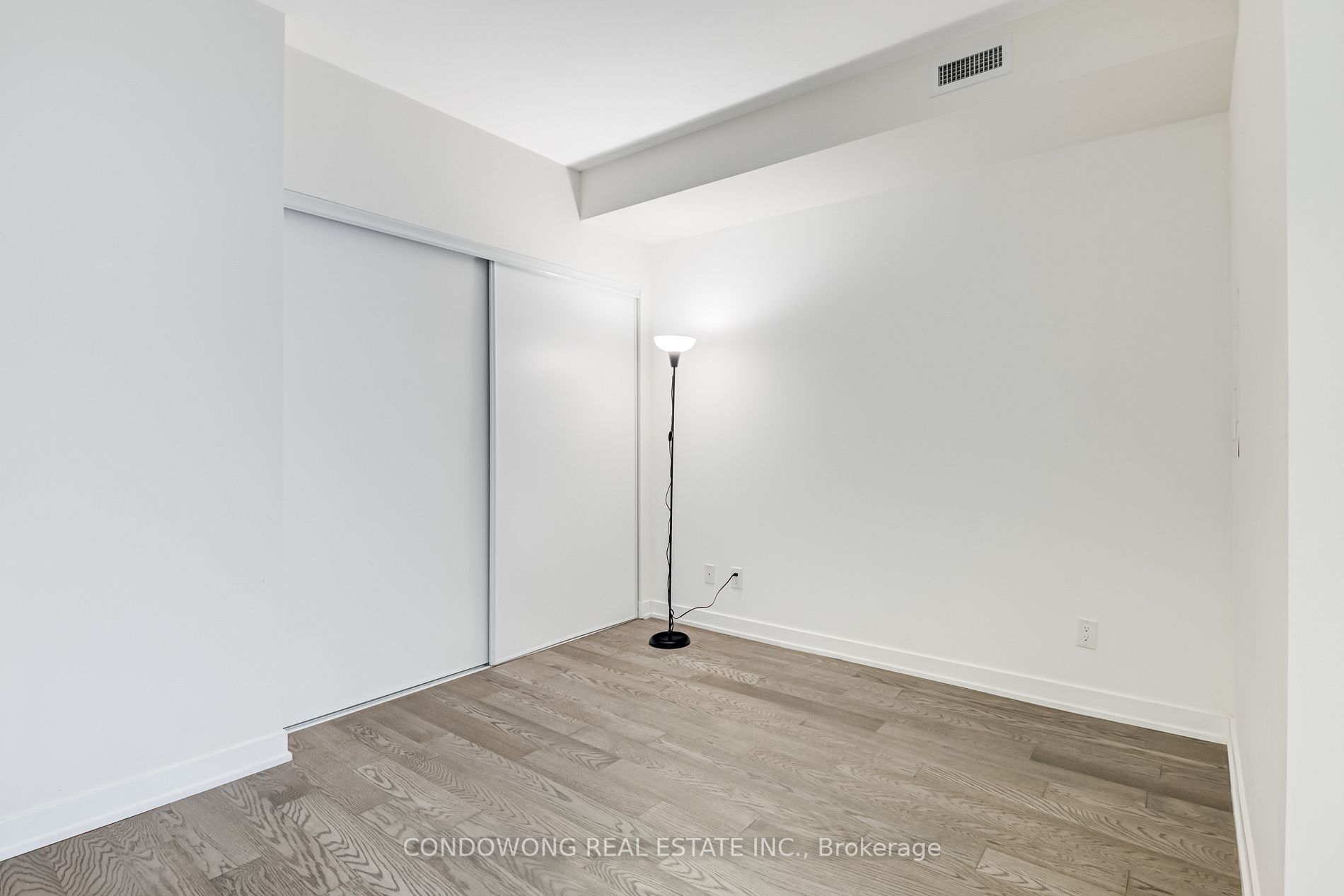 17 Dundonald St, #903