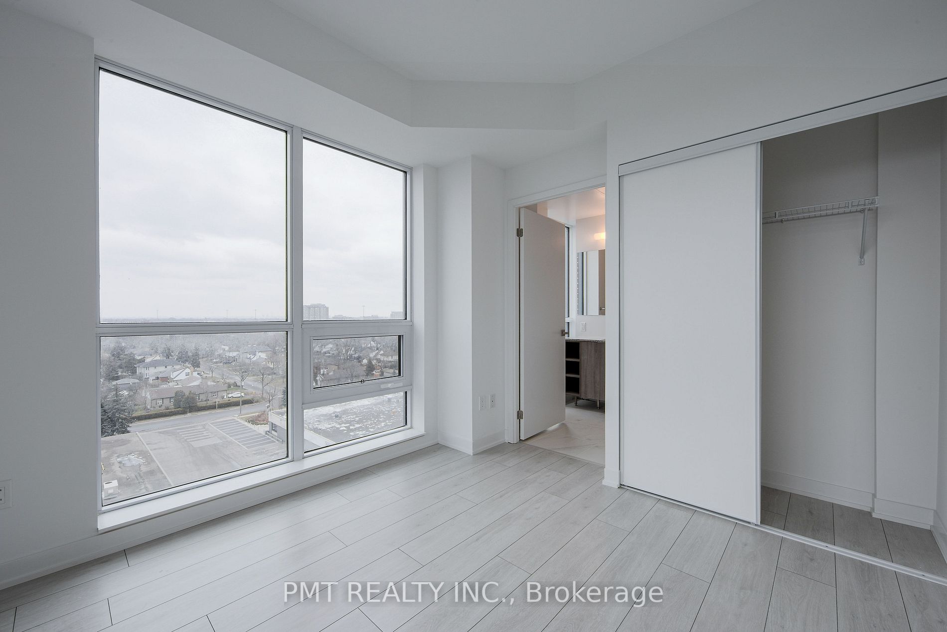 31 Tippett Rd, #902