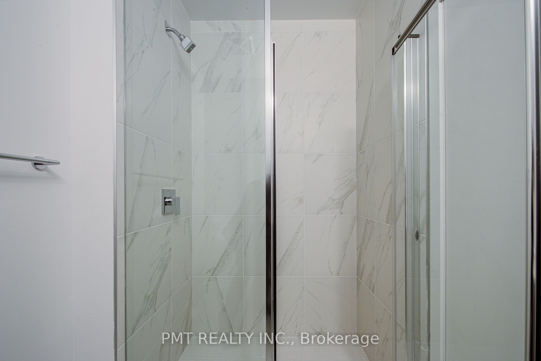 31 Tippett Rd, #902