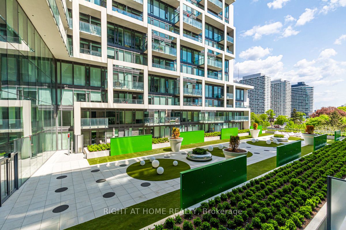8 Hillsdale Ave E, #745