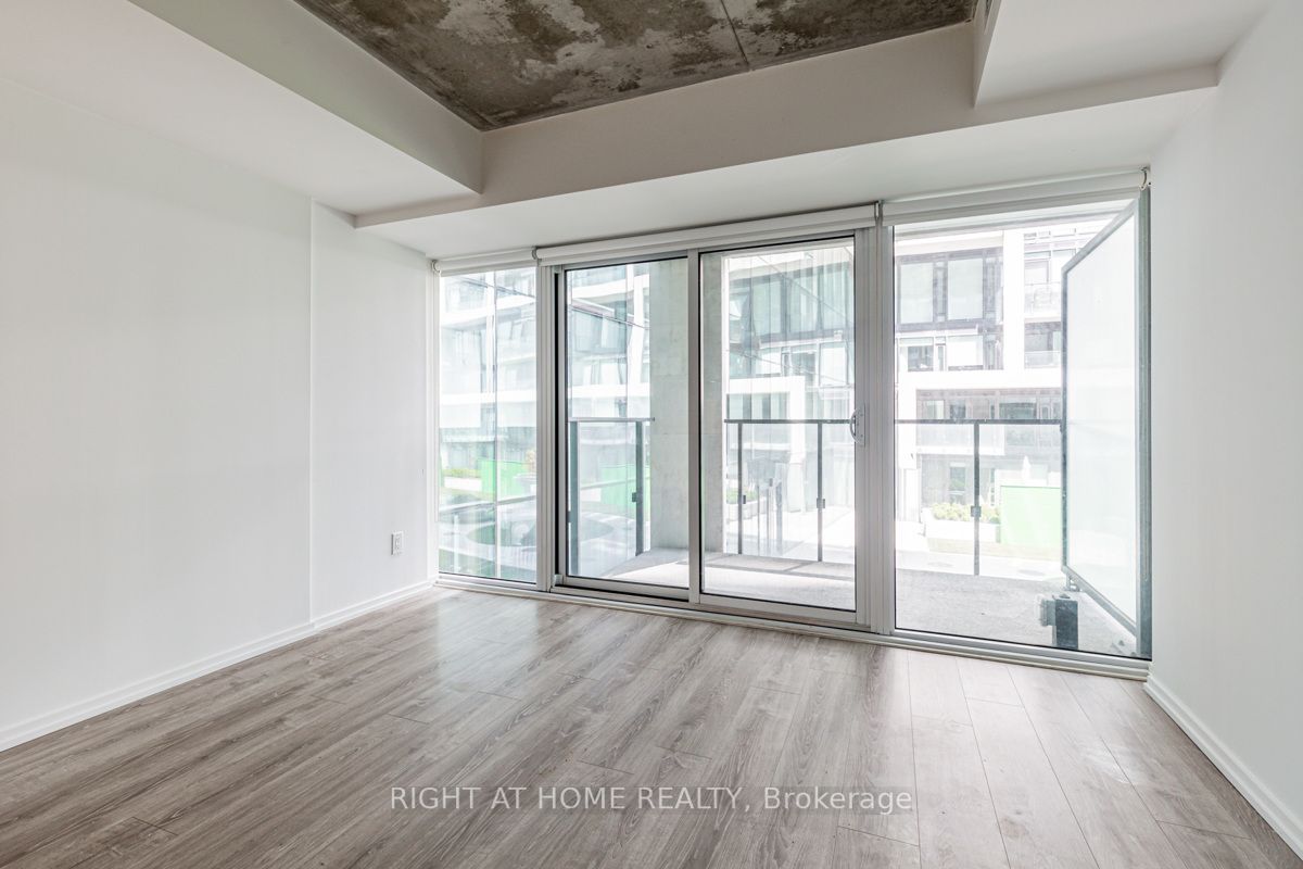 8 Hillsdale Ave E, #745