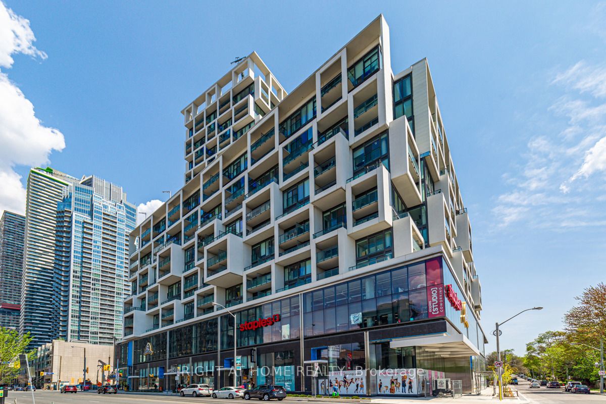 8 Hillsdale Ave E, #745