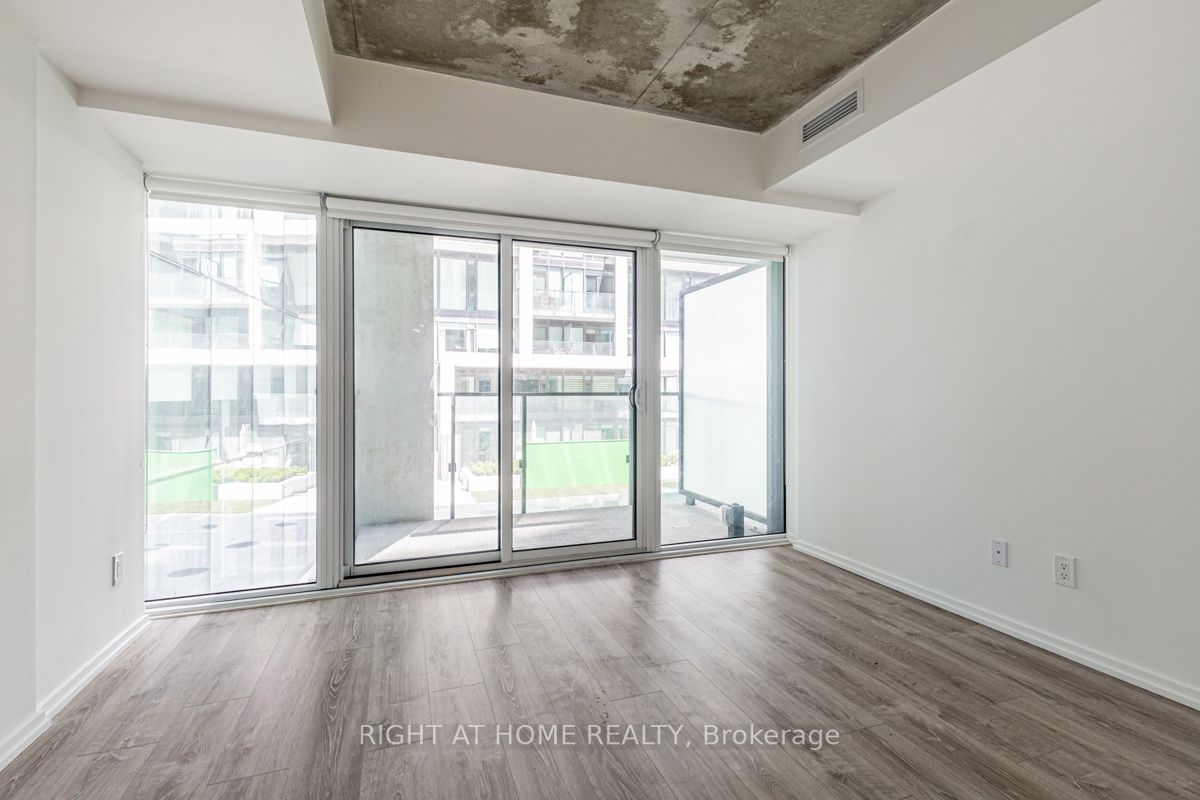 8 Hillsdale Ave E, #745