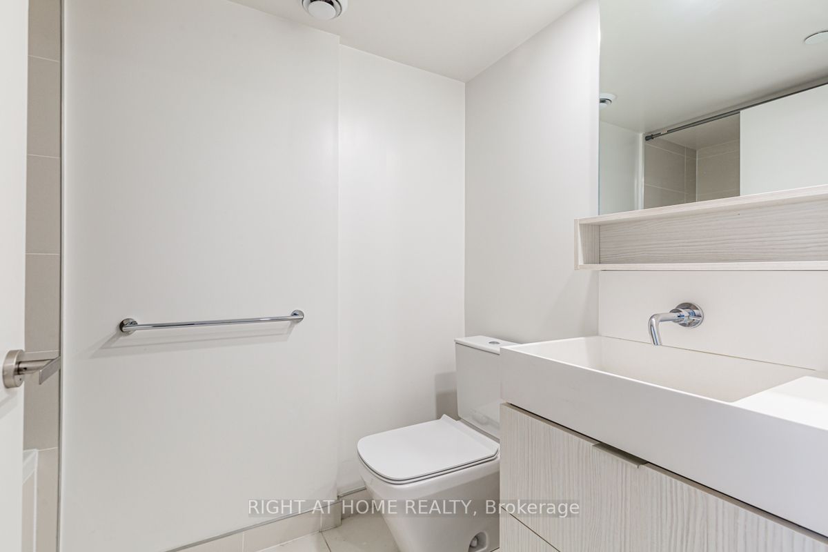 8 Hillsdale Ave E, #745
