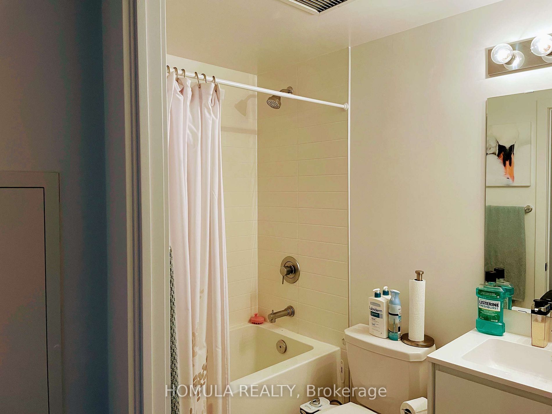159 Wellesley St E, #303