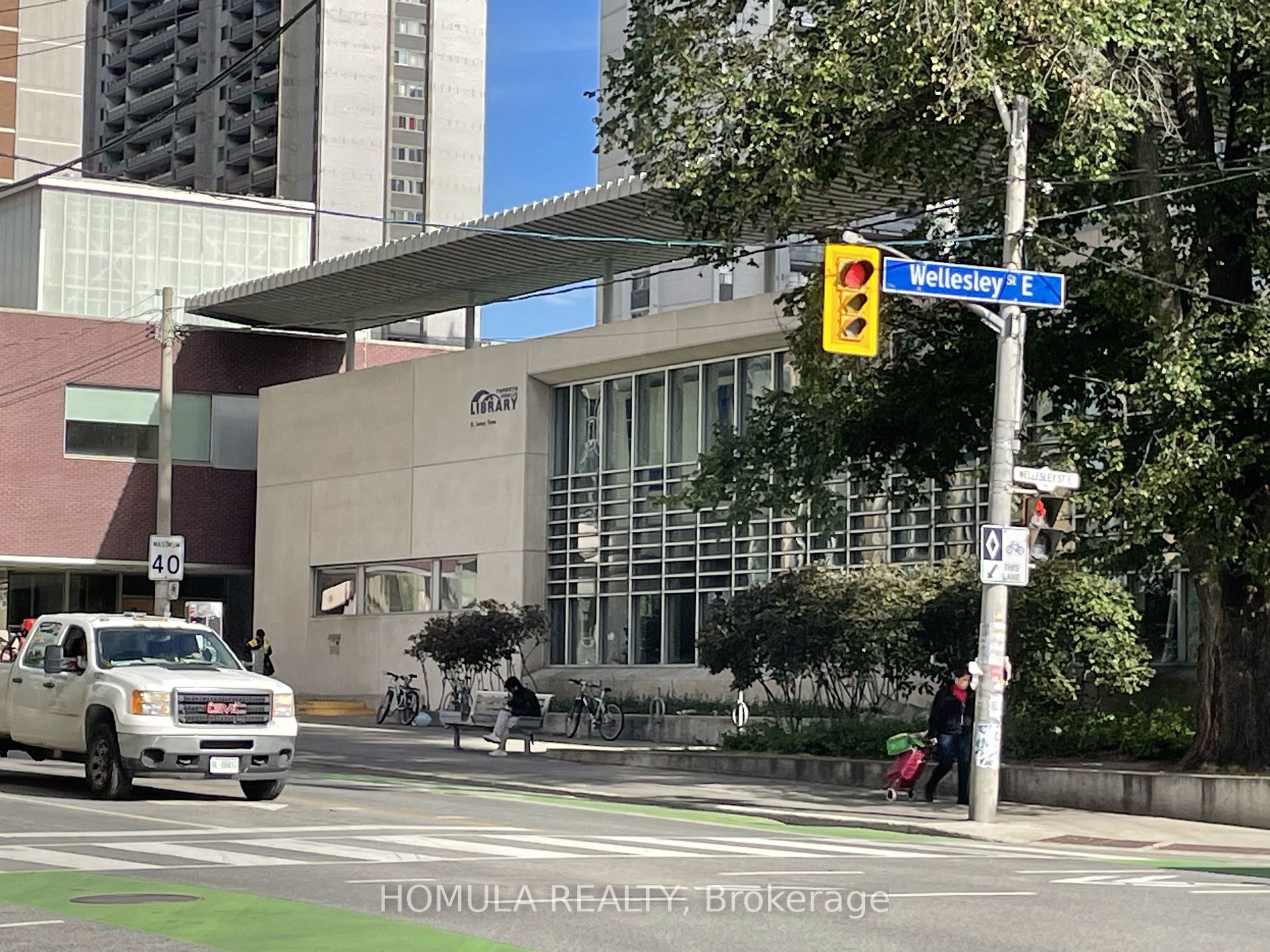 159 Wellesley St E, #303