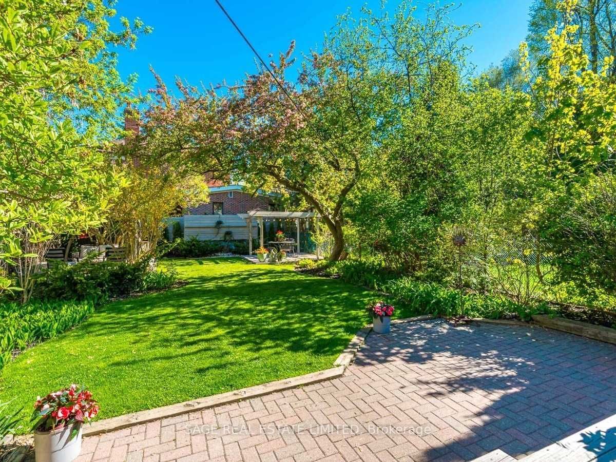 61 Donlea Dr