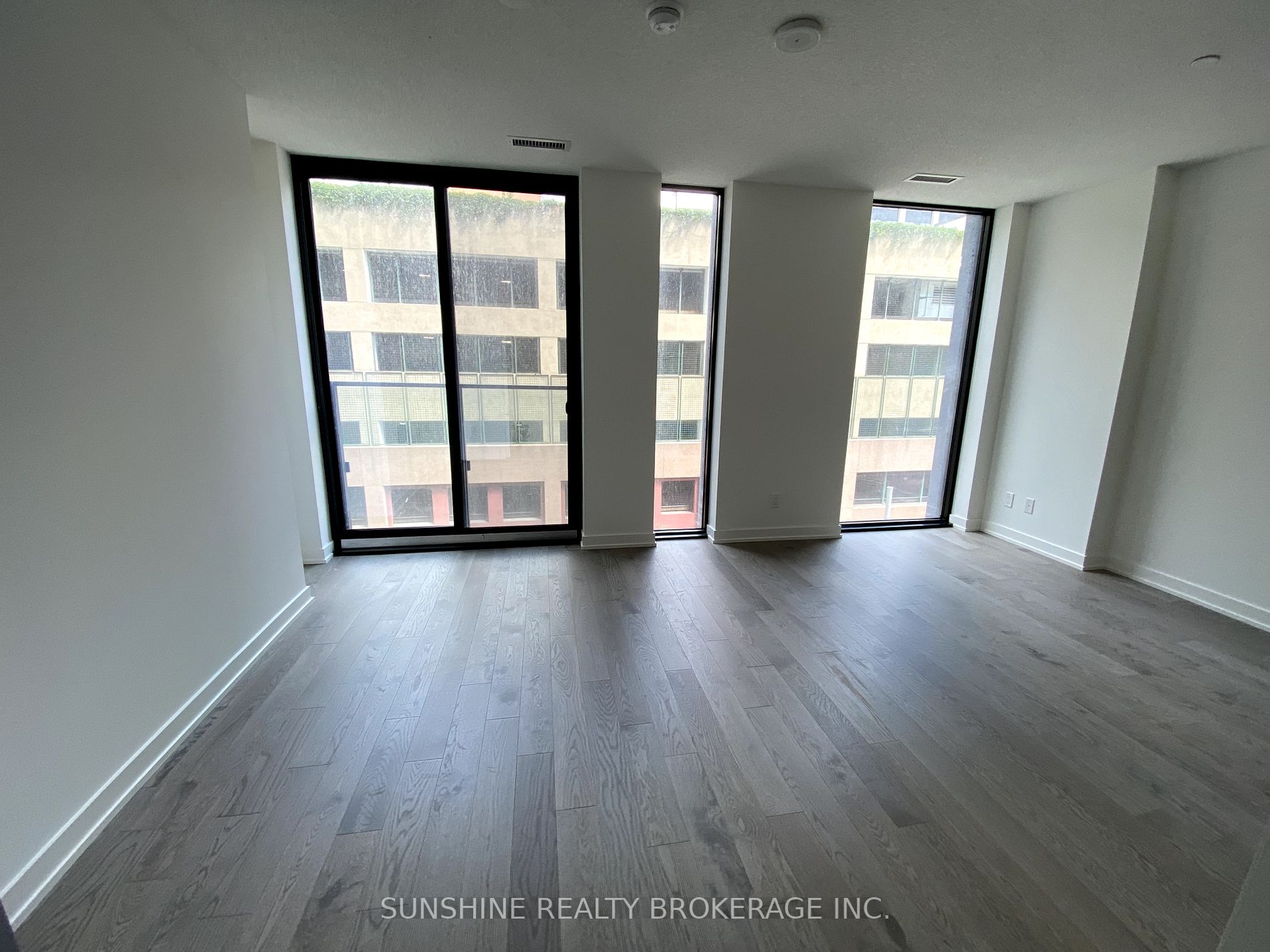 25 Richmond Street E, #422