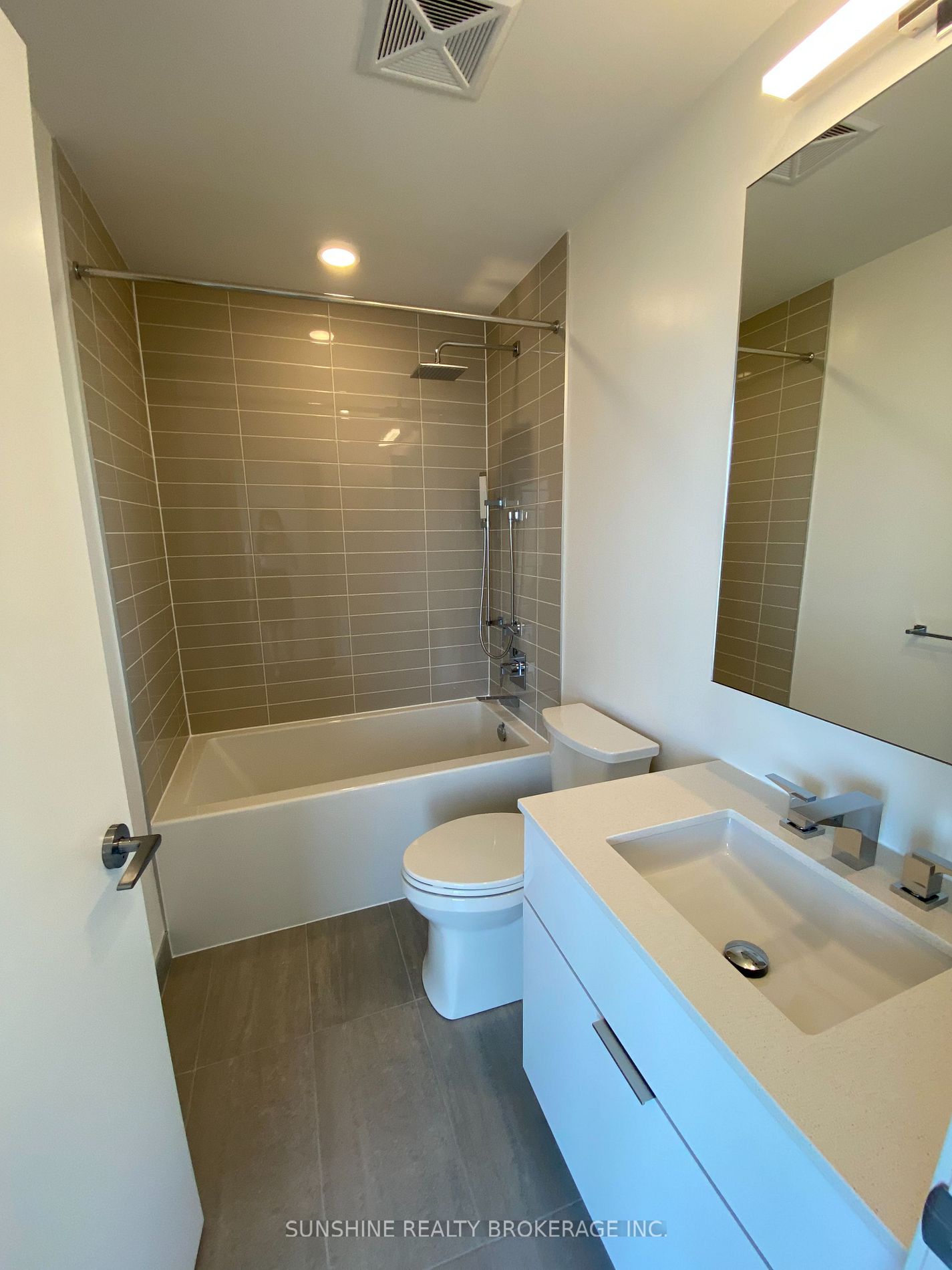 25 Richmond Street E, #422