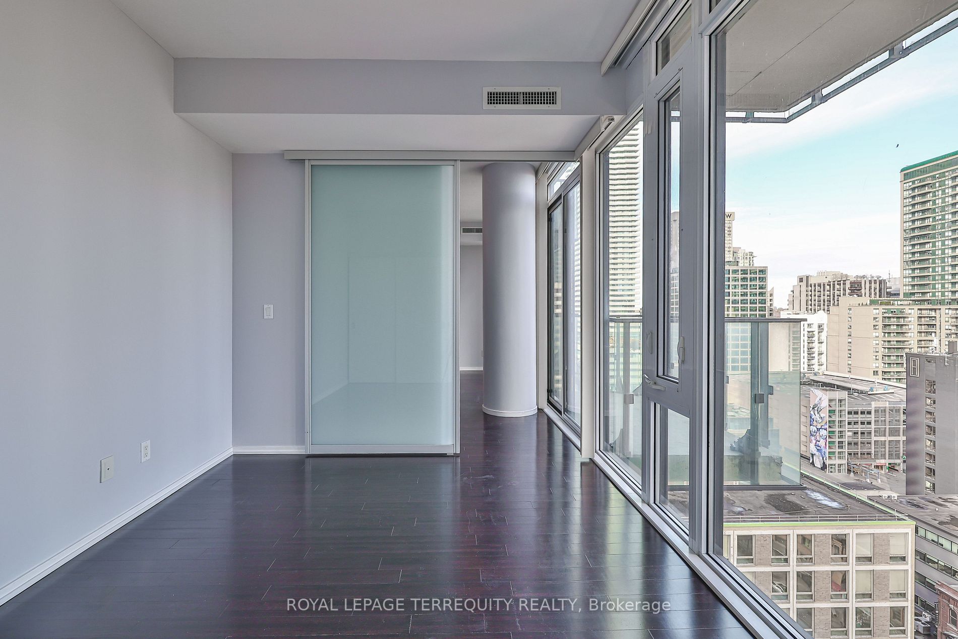 75 st nicholas Street, #1609