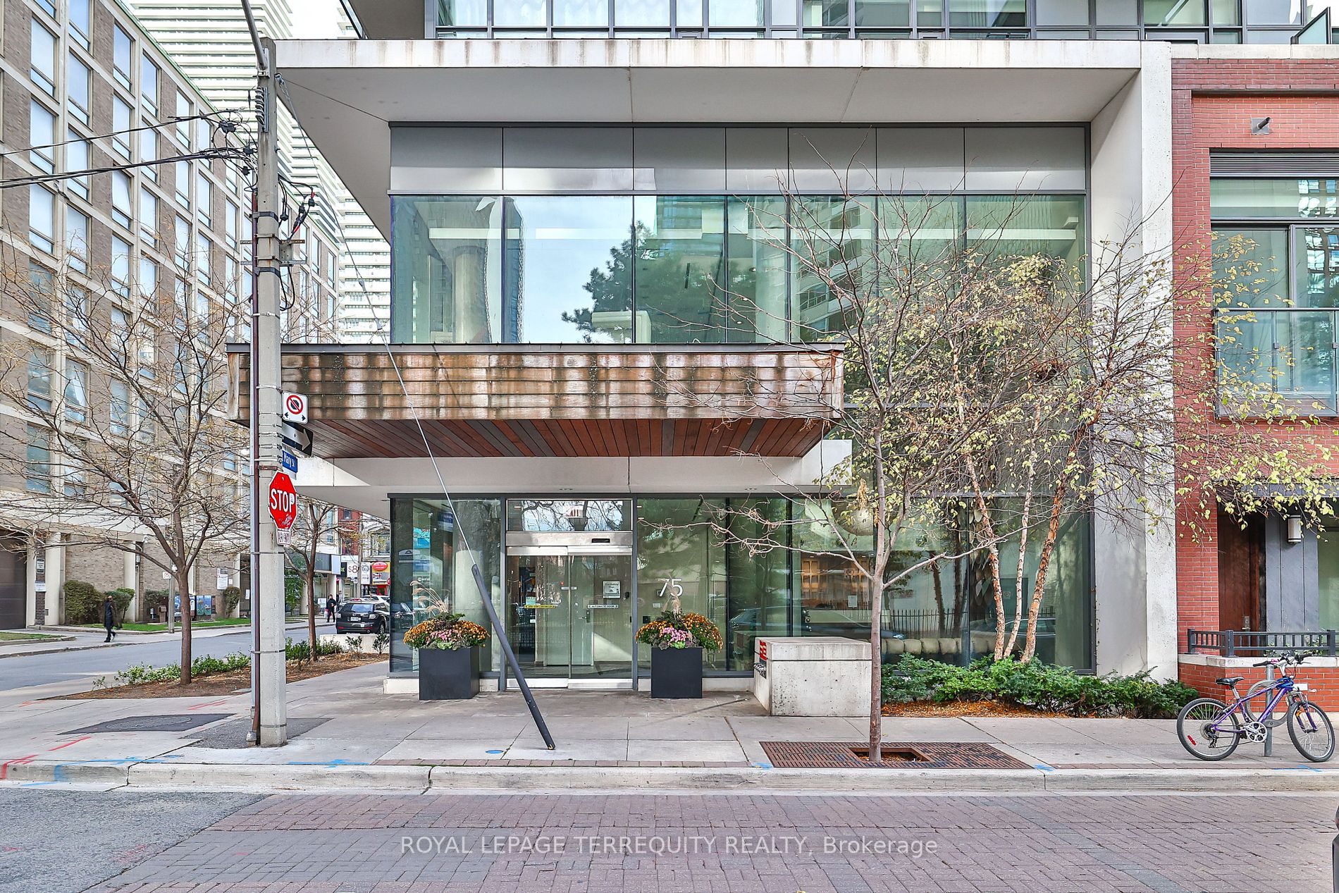 75 st nicholas Street, #1609