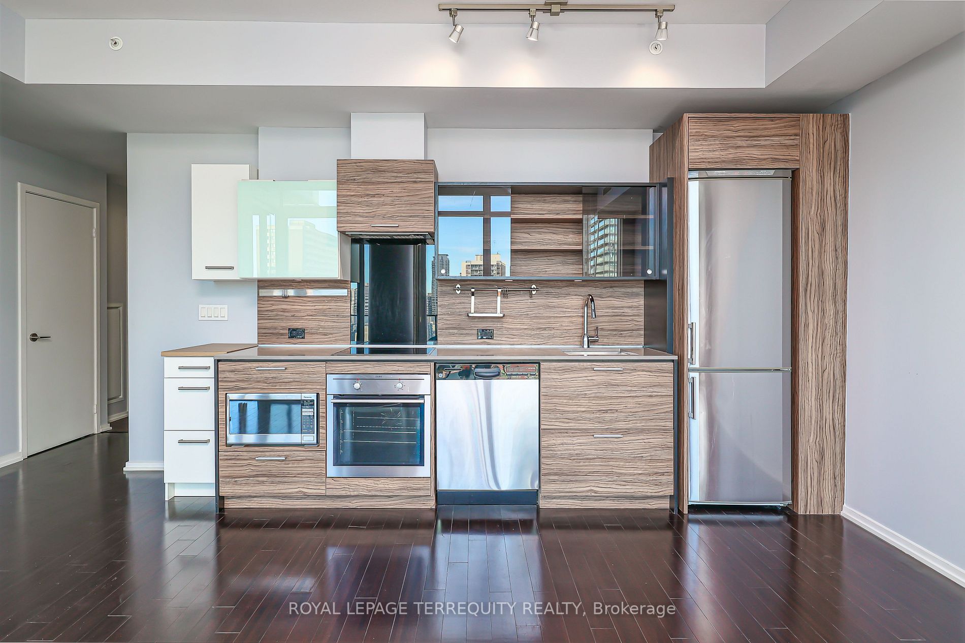 75 st nicholas Street, #1609