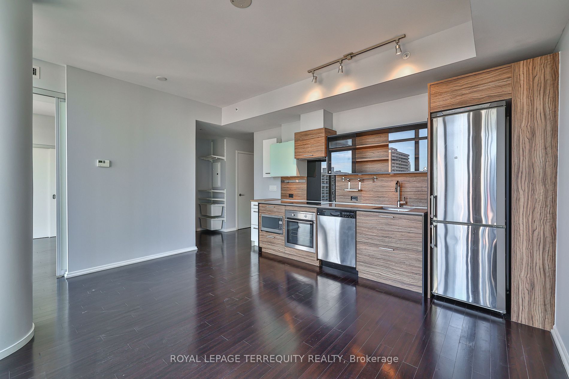 75 st nicholas Street, #1609