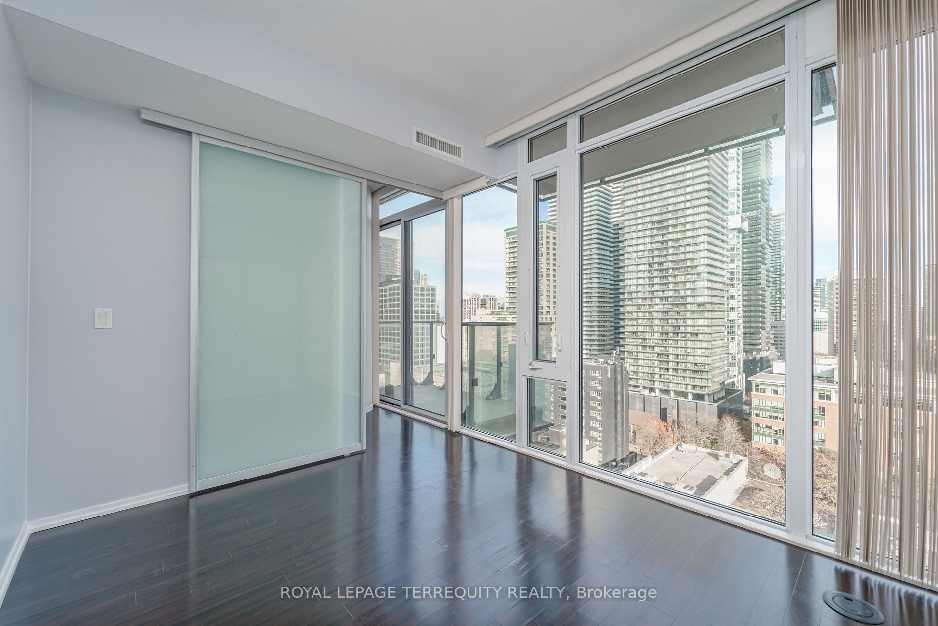 75 st nicholas Street, #1609