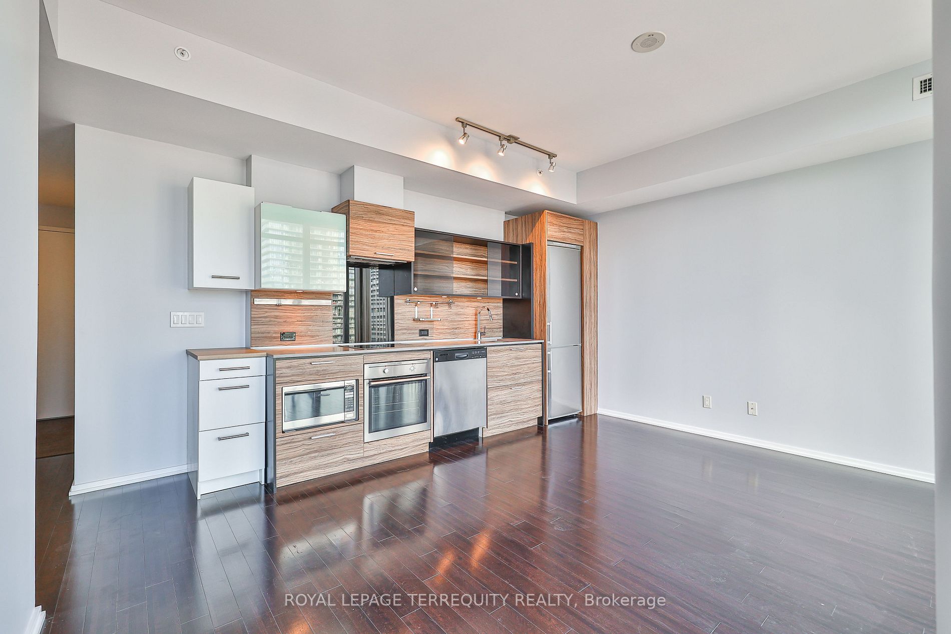 75 st nicholas Street, #1609