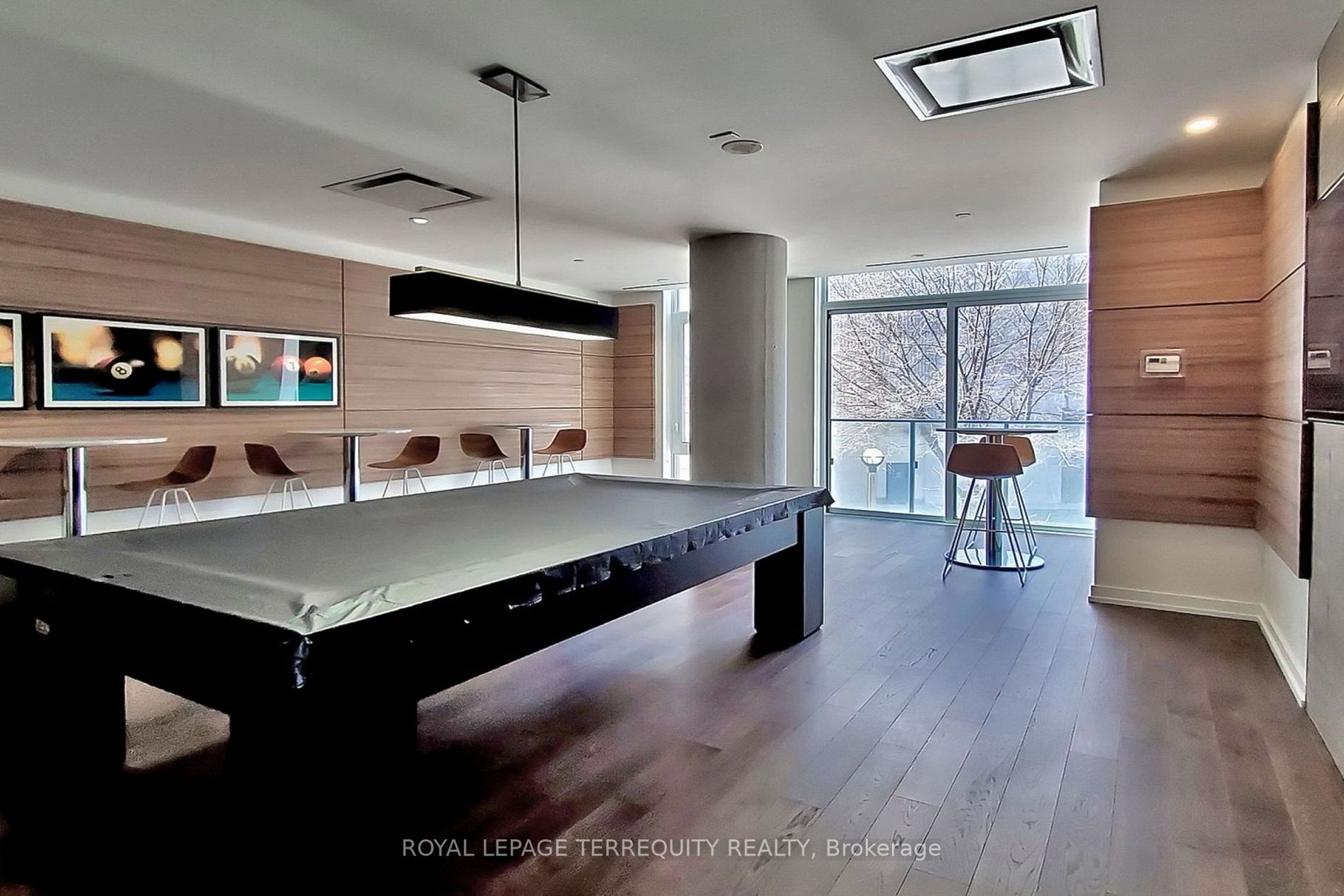 75 st nicholas Street, #1609