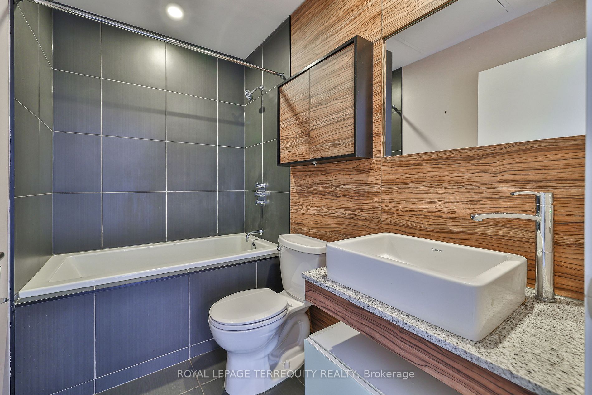 75 st nicholas Street, #1609